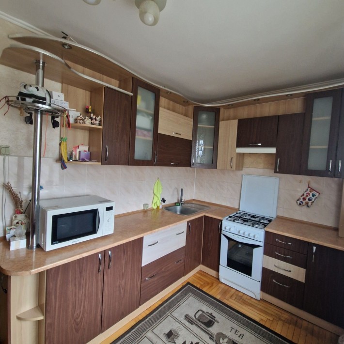 Оренда 2-кімнатної квартири, 53 м², вул. Золотогірська, 4/5 поверх
Зда - фото 1