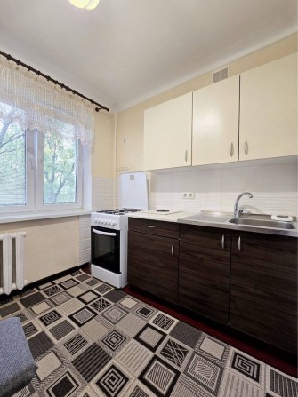 Оренда 1 кімнатної, ГЕРОЇВ МАЙДАНУ (ТЦ МАЙДАН), МЕБЛІ і ТЕХІНА, балкон - фото 1