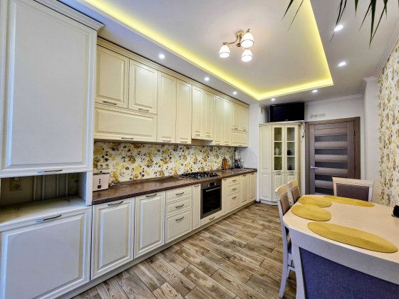 Здається 2-Х кімнатна "НОВОБУДОВА" на вул.ВОРОБКЕВИЧА (ЖК ВОДОГРАЙ). Черновцы