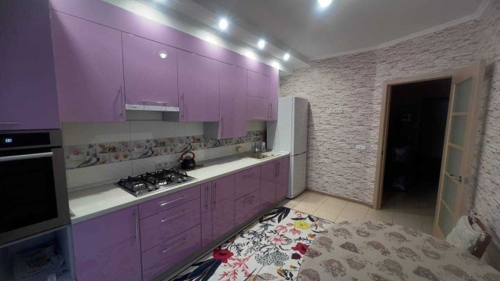 Оренда 2 кімнатної квартири на Леваді - фото 1