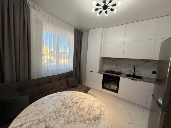 Оренда стильної однокімнатної новобудови р-н озера Черновцы