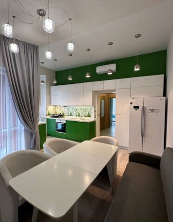 Оренда 3-кімнатної квартири, поруч район Чайки - фото 1