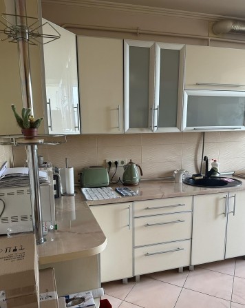 Терміново здається 2 км кварт Хотинська, вільна, ключі! - фото 1