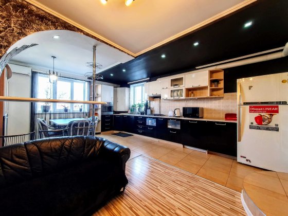 Здається 3-Х кімнатна НОВОБУДОВА на вул.КАРМЕЛЮКА (Шкварочка) Черновцы