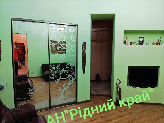 Центр міста.Простора,затишна 2а кв з розділ.кімнатами. 3 поверх Полтава