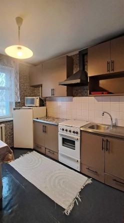 1 кім кв. ЦЕНТР, МИТНИЦЯ спуск Палац Одружень. Меблі, частково техніка - фото 1