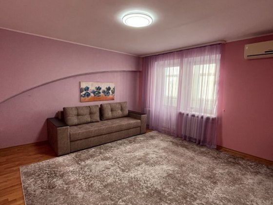 Оренда просторої трикімнатної з лічильником тепла на Леваді Полтава