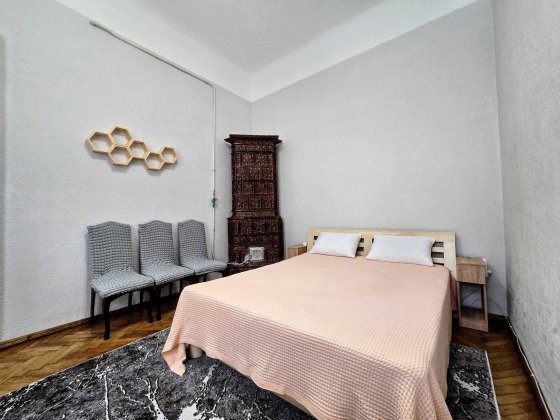 Здам 2-Х кімн. квартиру в ЦЕНТРІ міста вул.ГОЛОВНА (площа Центральна). Чернівці