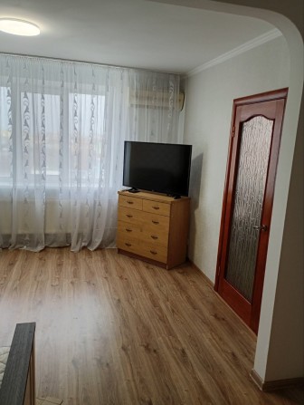 Однокімнатна, центр. Без комісії. Світло не відключають. - фото 1