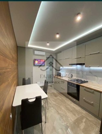 Здам Дизайнерську квартиру в історичній частині міста - фото 1