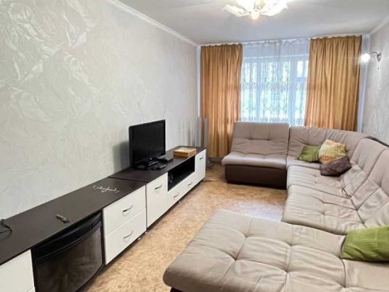 Світла 3-кімнатна квартира на Сумгаїтській 30 Черкаси
