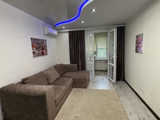 Здам 2 кімнатну квартиру район Шкільна біля 3 лікарні,меблі,техніка Черкаси