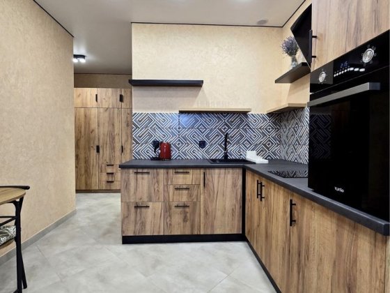 Оренда МОЛОДІЖНОЇ УКОМПЛЕКТОВАНОЇ СТУДІЇ, Яблунівська, є кондиціонер! Чернівці