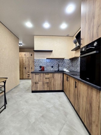 Оренда МОЛОДІЖНОЇ УКОМПЛЕКТОВАНОЇ СТУДІЇ, Яблунівська, є кондиціонер! - фото 1