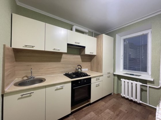 Квартира з ремонтом, в якій є ліжко та бойлер Черкаси