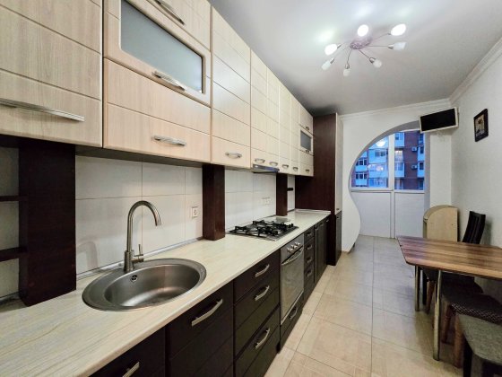 Здаv 2-Х кімнатну НОВОБУДОВУ вул.РІВНЕНСЬКА (ТЦ Майдан, McDonald's) Чернівці