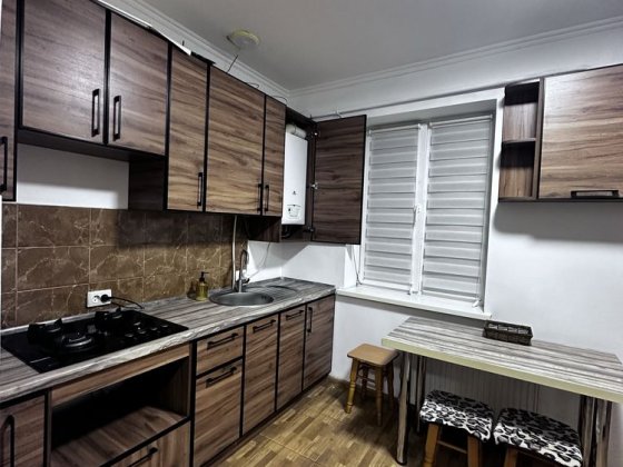 Власник. Здається квартира в центрі. Чернівці