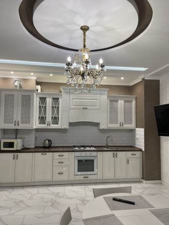 Простора квартира в самому центрі міста! - фото 1