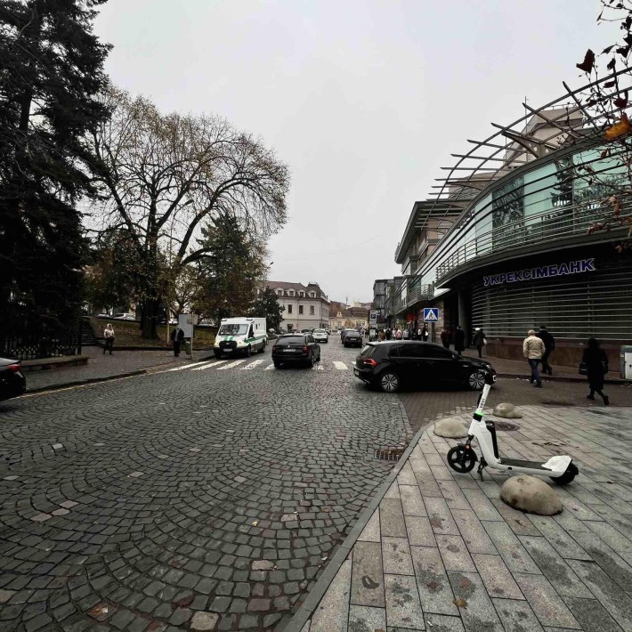 Простора квартира в історичному центрі міста - фото 1