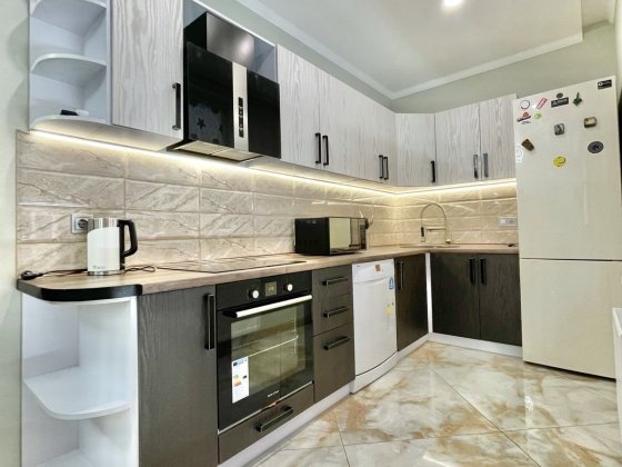 Гоголівська 47, Центр . 2 поверх ! Паркінг . Генератор . Золоті Ворота