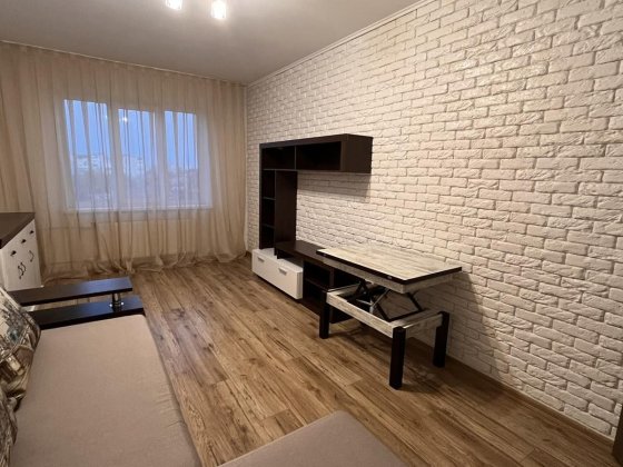 Оренда квартири з ремонтом р- н 5 кутів ( центр) Чернигов