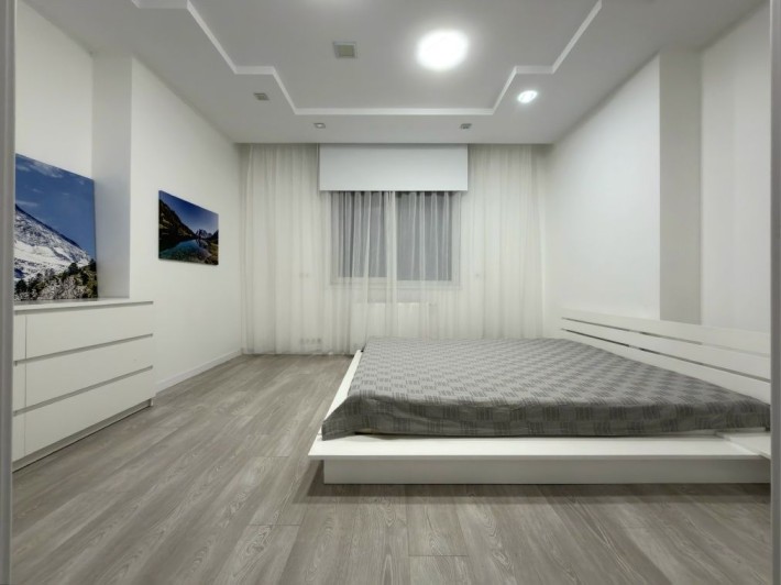 Глушкова 9в, генератор, Іподром, 7 пов, 2 спальні і велика вітальня - фото 1