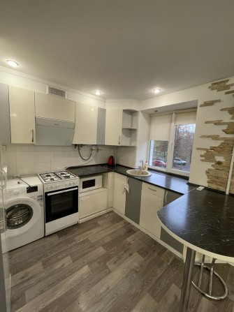 Оренда 1 квартири в тихому центрі міста - фото 1