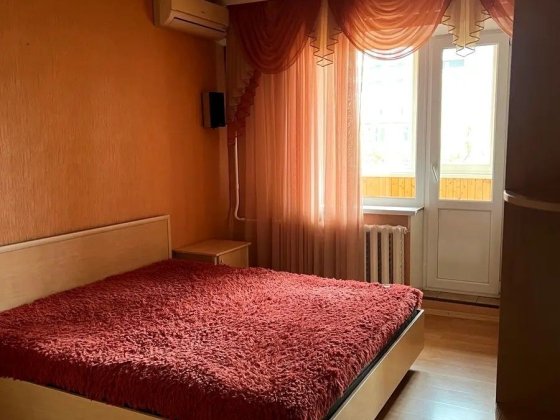 Здам трехехкімнатну квартиру біля Соломенський  площі, Київ