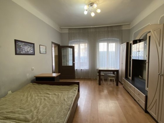 1 кімнатна  квартира район площі Філармонії Черновцы