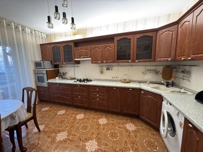 Центр, довгострокова оренда 2х кімната, новобудова, лічильник тепла. - фото 1