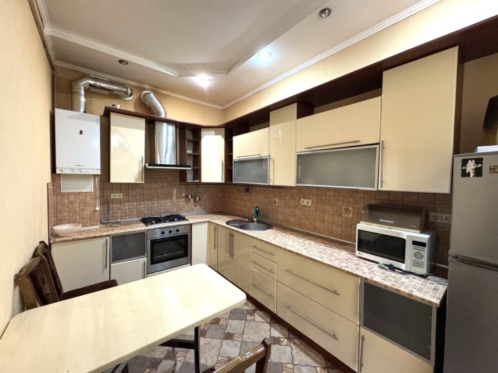 Здається 3-х кімнатна квартира на Першотравневій - фото 1