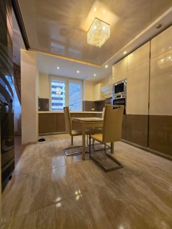 Оренда трикімнатної квартири вул. Анни Ахматової, 30 - фото 1