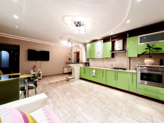 Здається 2-Х кімнатна "НОВОБУДОВА" на вул.ЕНТУЗІАСТІВ з ремонтом. Черновцы