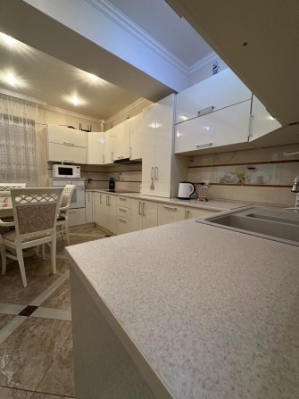 Оренда - VIP 3-кімнати Апартаменти/Перша здача/ - фото 1