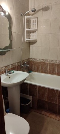 Сдам 1 ком. Кв в центре города !! - фото 1