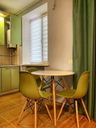 Центр. Площа. Оренда 2/х кім кв з якісним ремонтом меблями та технікою - фото 1