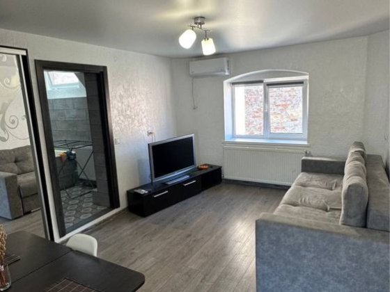 Оренда 1-но кімнатної студії, по вул. Кобилянська 4. Черновцы