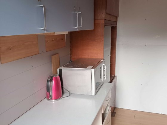 2к кв. Київ, метро Теремки-ВЦ. без ремонту. Зарядка авто. Здам