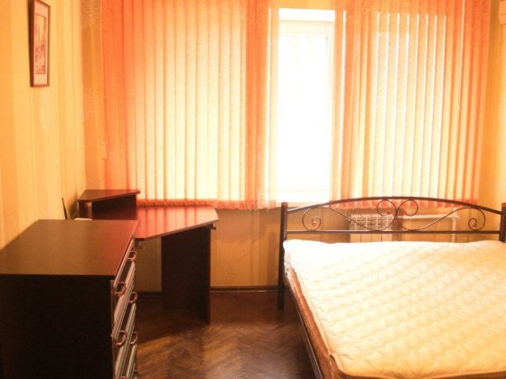 3-кімнатна м. Печерська ВЛАСНИК Київ