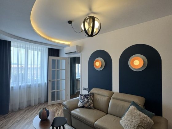 Оренда 3 кімнатної НОВОБУДОВИ біля Майдану Черновцы