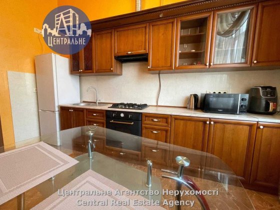 Оренда 1-кімнатної квартири в центрі з індивідуальним опаленням Черновцы