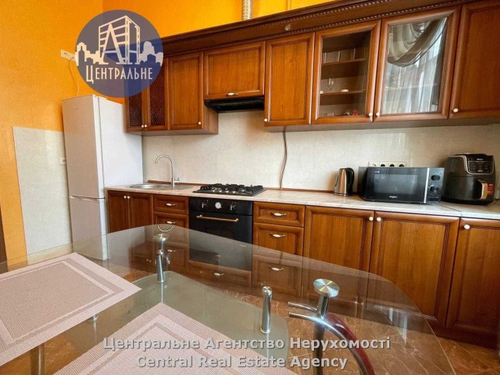 Оренда 1-кімнатної квартири в центрі з індивідуальним опаленням - фото 1