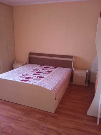 Можна на 1-2 місяці. Здам в гарному стані 2х кімн кв, центр - фото 1