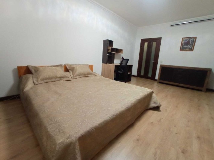 Чиста світла простора генератор Гетьмана 30 б, м Шулявська - фото 1