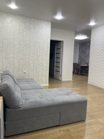 Світла й приємна 2-кімнатна квартира в самому серці міста! - фото 1