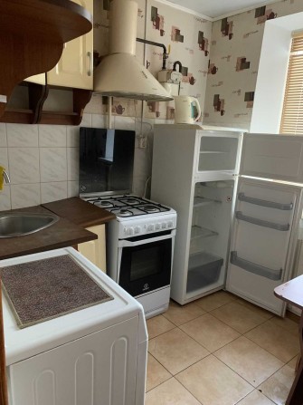 Сдам  большую 1к квартиру. ул. Савченко. - фото 1