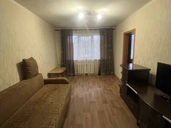 Здам 3 кімнатну квартиру в центрі міста Чернигов