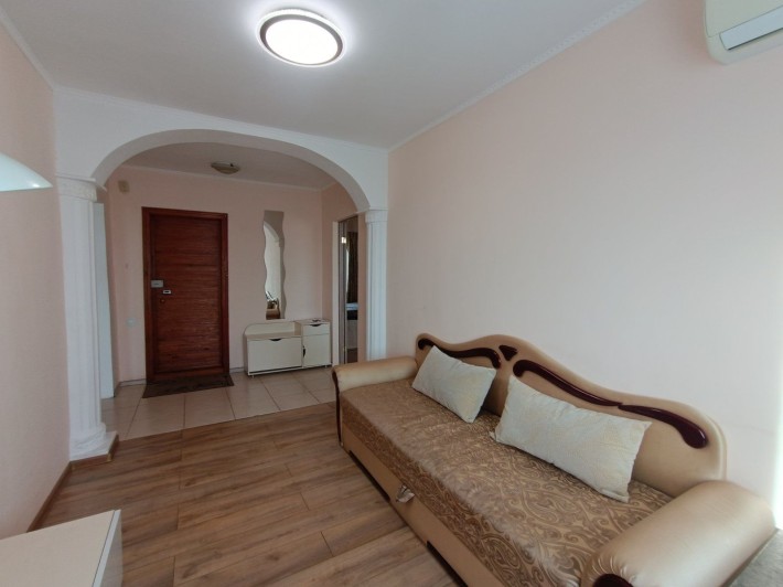 Сдам 2к. Березинка  с дизайнерским ремонтом, техникой, новой  мебелью - фото 1