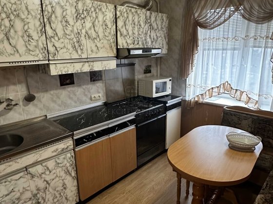 RLT K01 Оренда 2 кімнатної квартири, вул. Захисників України Чернігів