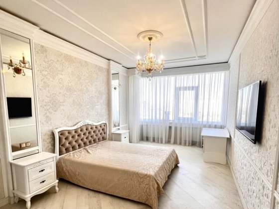 СВІТЛА ТА простора! Сонячна брама, ліко поруч! ПРИБИРАННЯ В ПОДАРУНОК Київ